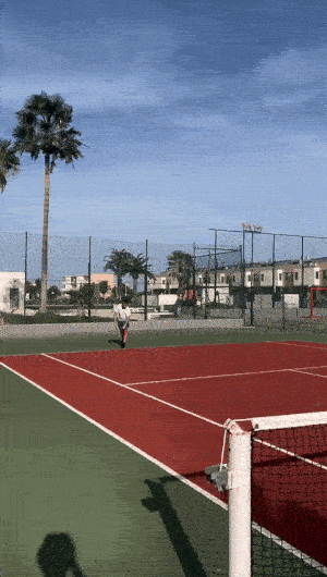 Leandro serves